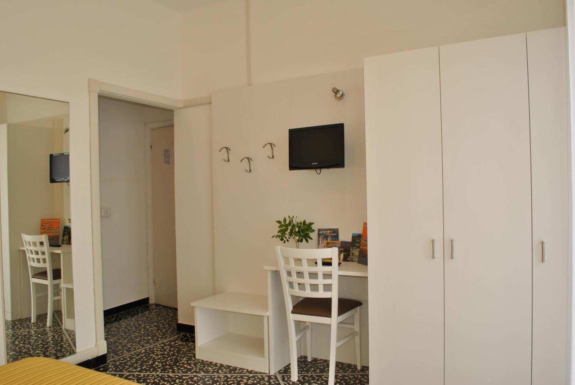 Hotel Bristol Laigueglia Εξωτερικό φωτογραφία