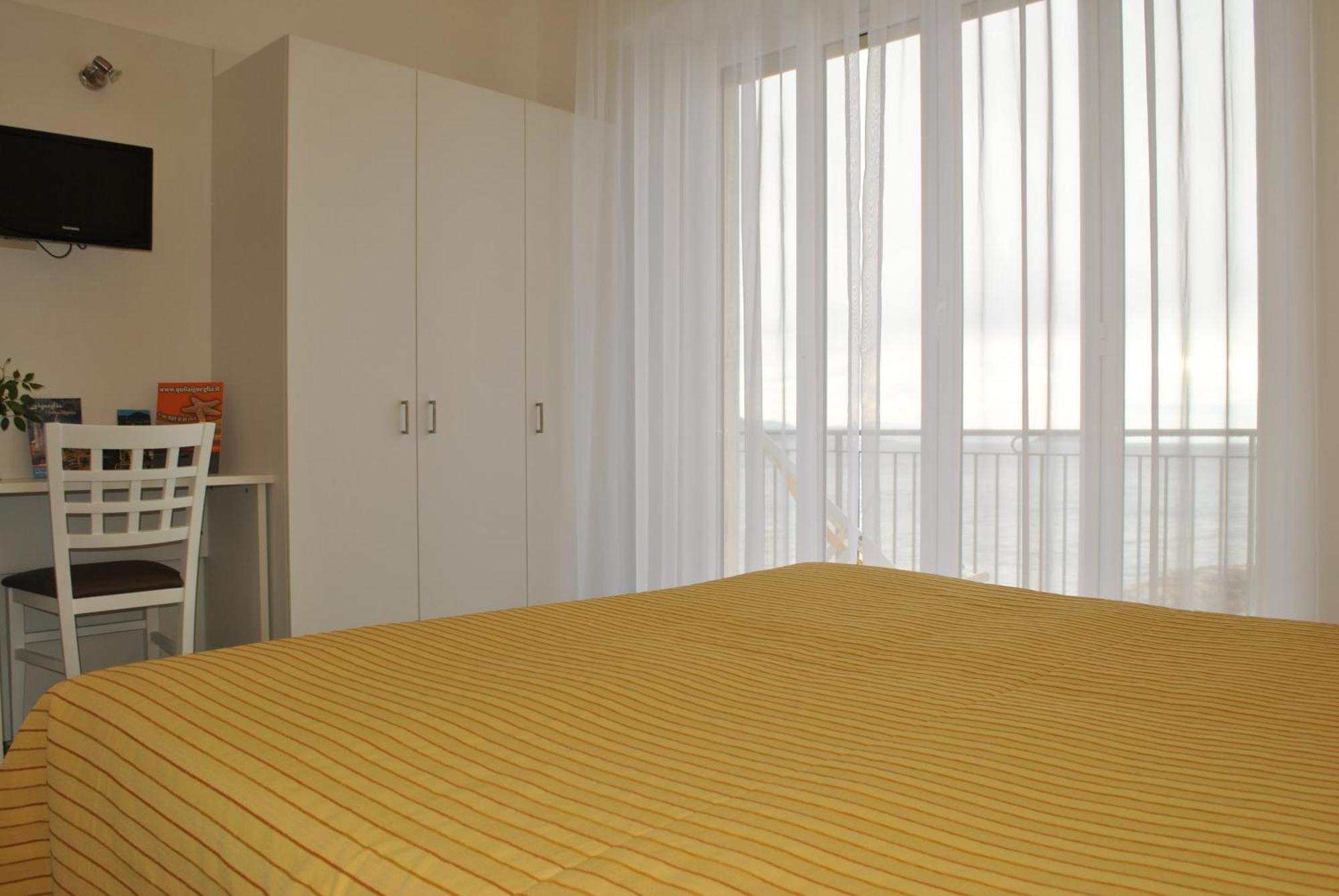 Hotel Bristol Laigueglia Εξωτερικό φωτογραφία