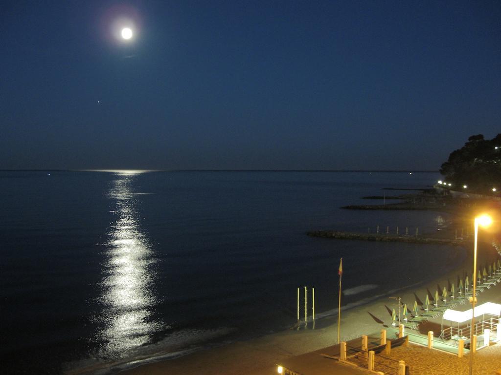 Hotel Bristol Laigueglia Εξωτερικό φωτογραφία