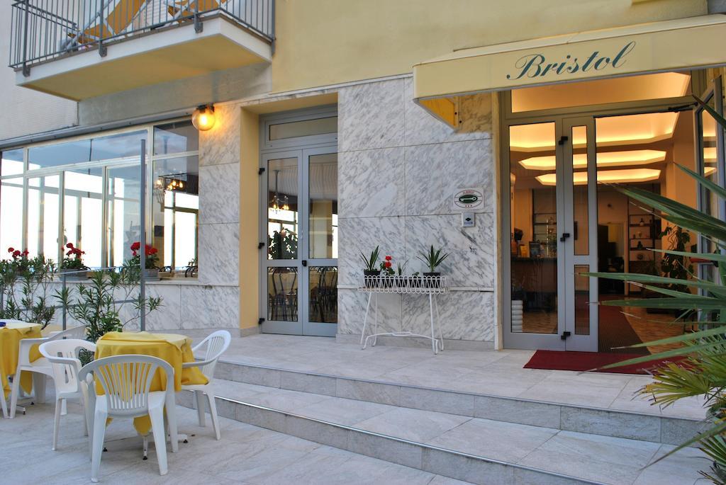 Hotel Bristol Laigueglia Εξωτερικό φωτογραφία