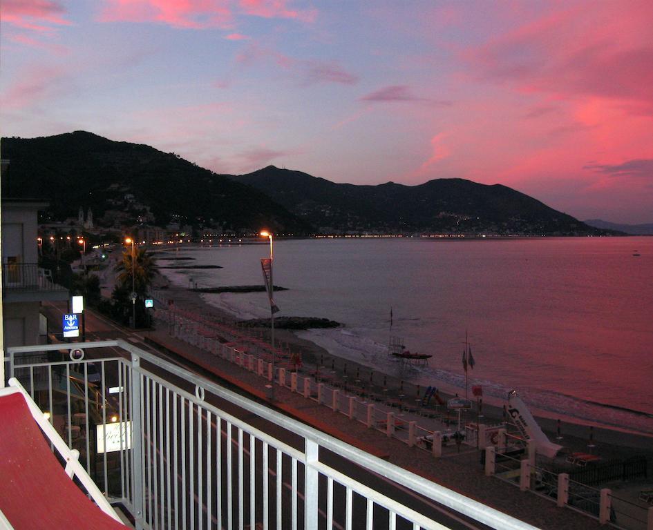 Hotel Bristol Laigueglia Δωμάτιο φωτογραφία