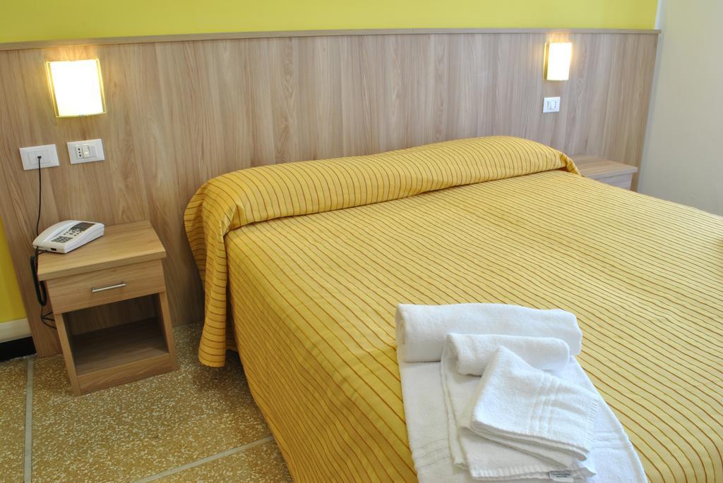 Hotel Bristol Laigueglia Εξωτερικό φωτογραφία