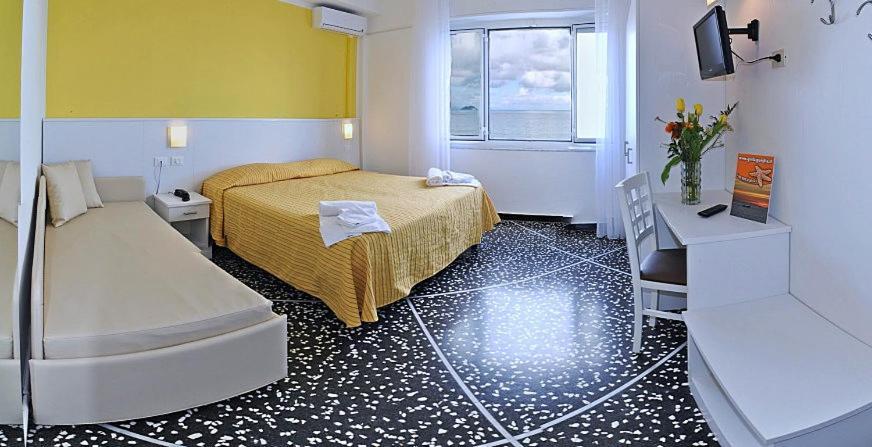 Hotel Bristol Laigueglia Εξωτερικό φωτογραφία